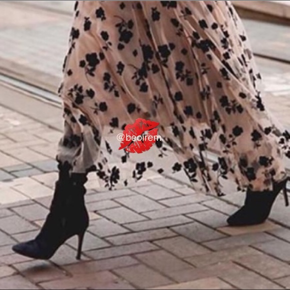 AdRieNne ViTtaDini suEde AnKle b00ties - Picture 2 of 11